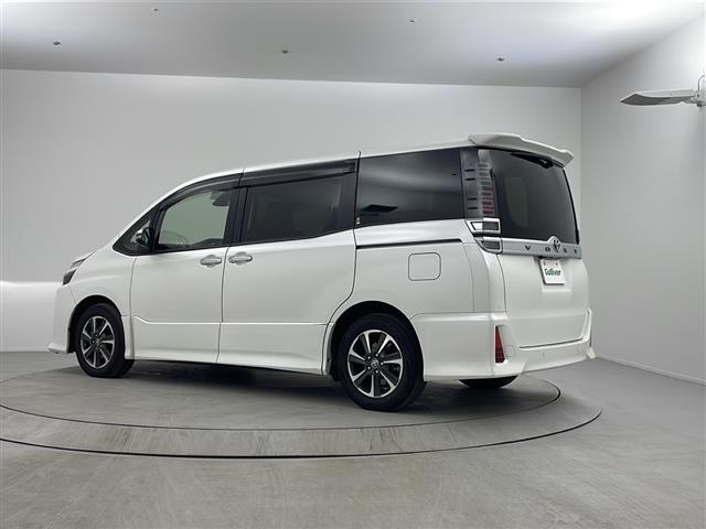 ヴォクシー ＺＳ　煌ＩＩＩ　９インチナビ　後席モニター　ＥＴＣ　クルーズコントロール　バックカメラ　ビルトインＥＴＣ　オートライト　ＬＥＤヘッドライト　フロントフォグランプ　純正フロアマット　純正ドアバイザー（43枚目）