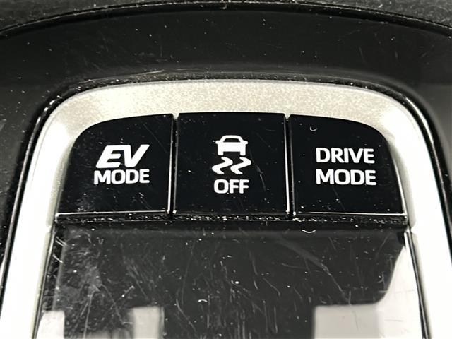 カローラクロス ハイブリッド　Ｚ　純正ディスプレイオーディオ　トヨタセーフティセンス　オートライト　クリアランスソナーヘッドライト　レベライザー　フォグランプ　電動格納ミラー　ミラーウインカー　ドアバイザー　ルーフレール　ＥＴＣ（6枚目）