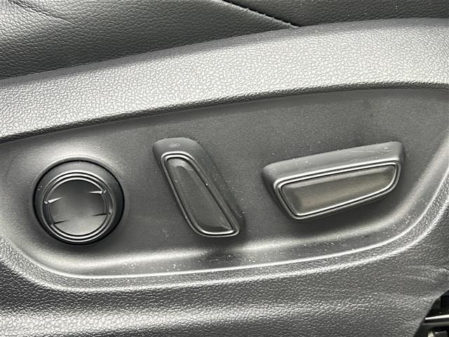 カローラクロス ハイブリッド　Ｚ　純正ディスプレイオーディオ　トヨタセーフティセンス　オートライト　クリアランスソナーヘッドライト　レベライザー　フォグランプ　電動格納ミラー　ミラーウインカー　ドアバイザー　ルーフレール　ＥＴＣ（10枚目）