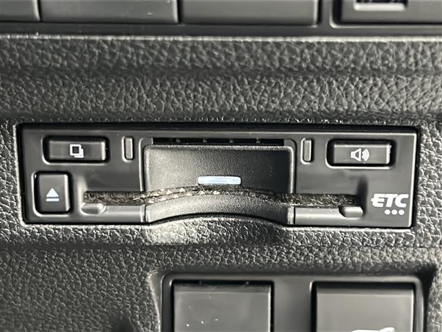 カローラクロス ハイブリッド　Ｚ　純正ディスプレイオーディオ　トヨタセーフティセンス　オートライト　クリアランスソナーヘッドライト　レベライザー　フォグランプ　電動格納ミラー　ミラーウインカー　ドアバイザー　ルーフレール　ＥＴＣ（13枚目）