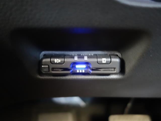 フィット ｅ：ＨＥＶホーム　２０周年特別仕様車　カーサ（6枚目）