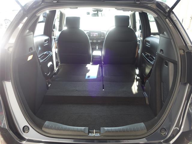 フィット ｅ：ＨＥＶホーム　２０周年特別仕様車　カーサ（18枚目）