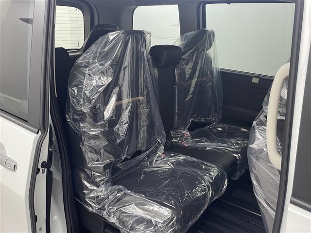 セレナ e-パワー ハイウェイスターV 登録済未使用車12.3インチ日産コネクトナビアラウンドビューモニターエマージェンシーブレーキ車線逸脱警報ブラインドスポットモニタープロパイロットインテリジェントルームミラー両側パワースライドドア(23枚目)