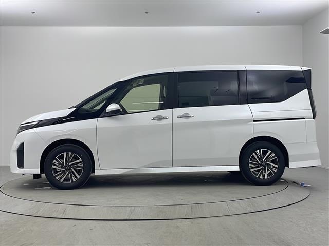 セレナ e-パワー ハイウェイスターV 登録済未使用車12.3インチ日産コネクトナビアラウンドビューモニターエマージェンシーブレーキ車線逸脱警報ブラインドスポットモニタープロパイロットインテリジェントルームミラー両側パワースライドドア(35枚目)