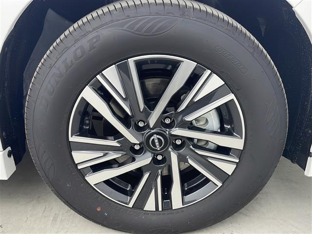 セレナ e-パワー ハイウェイスターV 登録済未使用車12.3インチ日産コネクトナビアラウンドビューモニターエマージェンシーブレーキ車線逸脱警報ブラインドスポットモニタープロパイロットインテリジェントルームミラー両側パワースライドドア(40枚目)