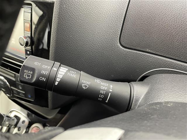 セレナ ハイウェイスターS-HVアドバンスドセーフティパック 純正SDナビDTV アラウンドビューカメラ ETC 両側パワースライドドア エマージェンシーブレーキ HIDライト フォグ ウィンカードアミラー オートライト マット バイザー インテリキー(6枚目)