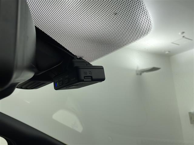 ノート e-パワー X ブラックアロー 純正ナビアラウンドビューモニターエマージェンシーブレーキ車線逸脱警報コーナーセンサーアダプティブクルーズコントロールインテリジェントルームミラーステアリングリモコンETC前方ドライブレコーダー取説書(7枚目)