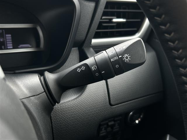 ルーミー カスタムＧ－Ｔ　純正９インチディスプレイオーディオ（ＢＴ／ＣａｒＰｌａｙ）　全周囲カメラ　両側パワースライドドア　衝突被害軽減ブレーキ　ＡＣＣ　ＬＫＡ　両側パワースライドドア　ＬＥＤヘッドライト　ＡＵＴＯライト（20枚目）