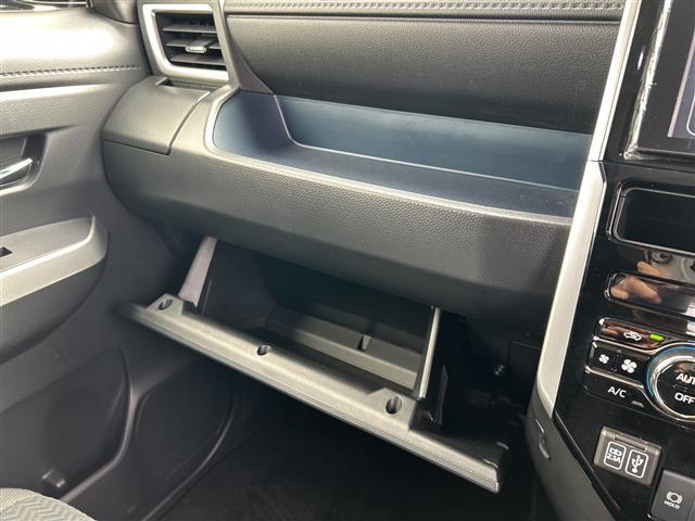 ルーミー カスタムＧ－Ｔ　純正９インチディスプレイオーディオ（ＢＴ／ＣａｒＰｌａｙ）　全周囲カメラ　両側パワースライドドア　衝突被害軽減ブレーキ　ＡＣＣ　ＬＫＡ　両側パワースライドドア　ＬＥＤヘッドライト　ＡＵＴＯライト（28枚目）