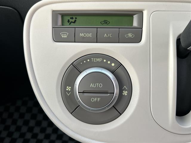 ミラココア ココアプラスX ワンオーナー CDオーディオ スマートキー アイドリングストップ 純正14インチアルミホイール ルーフレール 盗難防止装置 キセノンヘッドライト オートエアコン 純正フロアマット Wエアバッグ(7枚目)