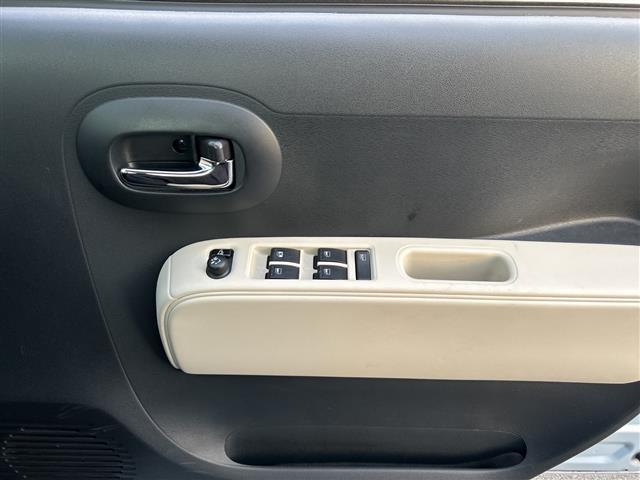 ミラココア ココアプラスX ワンオーナー CDオーディオ スマートキー アイドリングストップ 純正14インチアルミホイール ルーフレール 盗難防止装置 キセノンヘッドライト オートエアコン 純正フロアマット Wエアバッグ(8枚目)