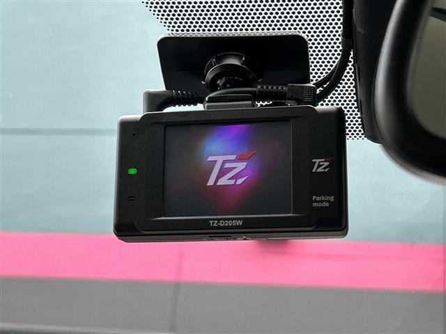 プリウス Ａプレミアム　ツーリングセレクション　４ＷＤ　純正９型ナビ　全方位　ドラレコ前後　レーダークルコン　前席シートヒーター　レザーシート　Ｄ席パワーシート　ＥＴＣ　ＬＥＤ　オートライト　オートハイビーム　ＰＣＳ　純正１７ＡＷ　スマートキー（8枚目）