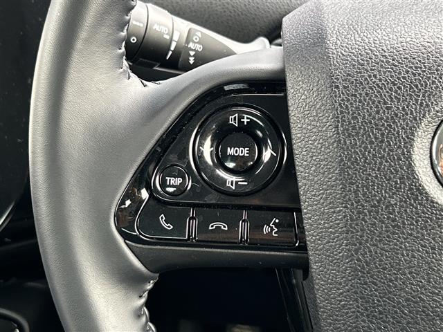 プリウス Ａプレミアム　ツーリングセレクション　４ＷＤ　純正９型ナビ　全方位　ドラレコ前後　レーダークルコン　前席シートヒーター　レザーシート　Ｄ席パワーシート　ＥＴＣ　ＬＥＤ　オートライト　オートハイビーム　ＰＣＳ　純正１７ＡＷ　スマートキー（10枚目）