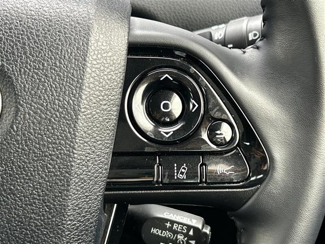 プリウス Ａプレミアム　ツーリングセレクション　４ＷＤ　純正９型ナビ　全方位　ドラレコ前後　レーダークルコン　前席シートヒーター　レザーシート　Ｄ席パワーシート　ＥＴＣ　ＬＥＤ　オートライト　オートハイビーム　ＰＣＳ　純正１７ＡＷ　スマートキー（11枚目）