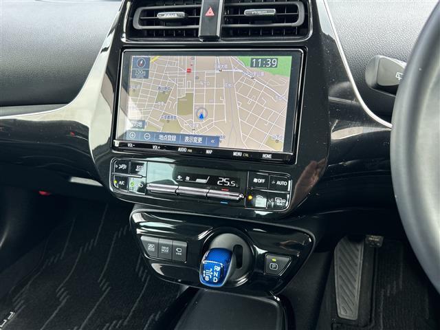 プリウス Ａプレミアム　ツーリングセレクション　４ＷＤ　純正９型ナビ　全方位　ドラレコ前後　レーダークルコン　前席シートヒーター　レザーシート　Ｄ席パワーシート　ＥＴＣ　ＬＥＤ　オートライト　オートハイビーム　ＰＣＳ　純正１７ＡＷ　スマートキー（14枚目）