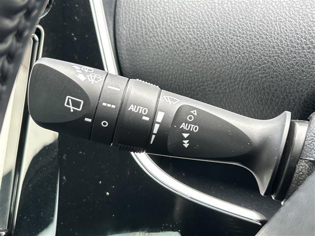 プリウス Ａプレミアム　ツーリングセレクション　４ＷＤ　純正９型ナビ　全方位　ドラレコ前後　レーダークルコン　前席シートヒーター　レザーシート　Ｄ席パワーシート　ＥＴＣ　ＬＥＤ　オートライト　オートハイビーム　ＰＣＳ　純正１７ＡＷ　スマートキー（19枚目）