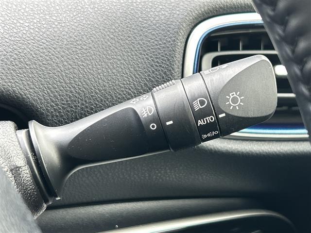 プリウス Ａプレミアム　ツーリングセレクション　４ＷＤ　純正９型ナビ　全方位　ドラレコ前後　レーダークルコン　前席シートヒーター　レザーシート　Ｄ席パワーシート　ＥＴＣ　ＬＥＤ　オートライト　オートハイビーム　ＰＣＳ　純正１７ＡＷ　スマートキー（20枚目）