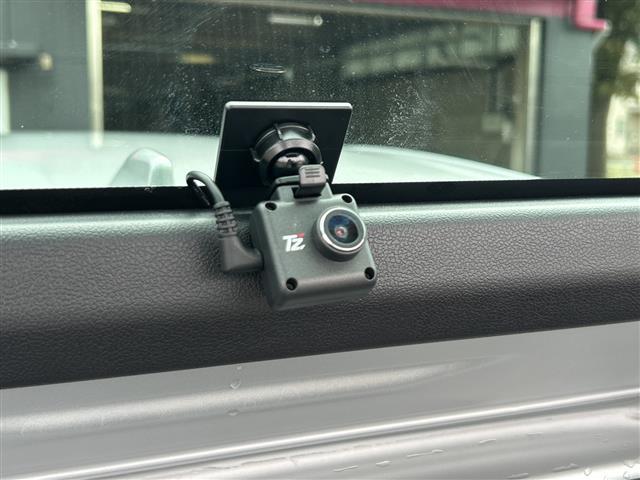 プリウス Ａプレミアム　ツーリングセレクション　４ＷＤ　純正９型ナビ　全方位　ドラレコ前後　レーダークルコン　前席シートヒーター　レザーシート　Ｄ席パワーシート　ＥＴＣ　ＬＥＤ　オートライト　オートハイビーム　ＰＣＳ　純正１７ＡＷ　スマートキー（22枚目）