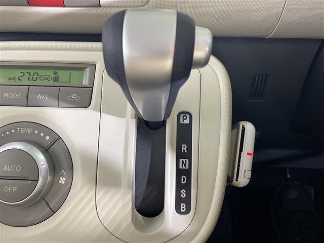 ミラココア ココアプラスXスペシャルコーデ 純正8インチナビ(Bluetooth接続/AM/FM/SD/CD/DVD/iPod/フルセグTV) ETC バックカメラ スマートキー スペアキー1本 純正フロアマット スタッドレスタイヤ積み込み(12枚目)