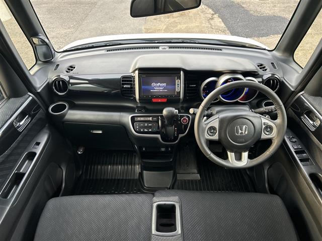 N-BOXカスタム G ターボSSパッケージ 純正インターナビ(VXM-155VSi) 両側パワースライドドア 前席シートヒーター TV BT バックカメラ ETC クルーズコントロール プッシュスタート スマートキー 純正フロアマット(2枚目)