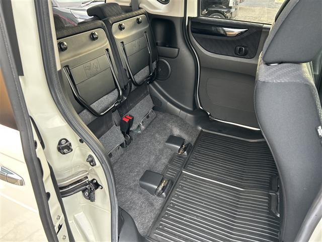 N-BOXカスタム G ターボSSパッケージ 純正インターナビ(VXM-155VSi) 両側パワースライドドア 前席シートヒーター TV BT バックカメラ ETC クルーズコントロール プッシュスタート スマートキー 純正フロアマット(7枚目)