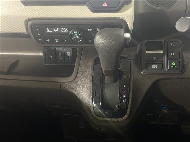 N-BOX L 純正ナビ 両側電動 ETC Bカメラ ホンダセンシング ACC LKAS フルセグ 充電用USB フルセグ Bluetooth ステリモ シートバックテーブル 後席サンシェード フロアマット(17枚目)