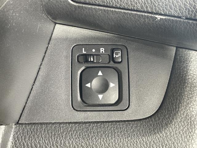 デイズルークス ハイウェイスター　ターボ　純正ＳＤナビ　両側パワースライドドア　純正フロアマット　スマートキー　純正１５インチアルミホイール　プッシュスタート　横滑り防止装置　盗難防止装置　オートライト（8枚目）