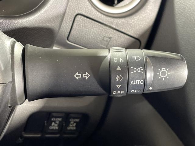 デイズルークス ハイウェイスター　ターボ　純正ＳＤナビ　両側パワースライドドア　純正フロアマット　スマートキー　純正１５インチアルミホイール　プッシュスタート　横滑り防止装置　盗難防止装置　オートライト（13枚目）