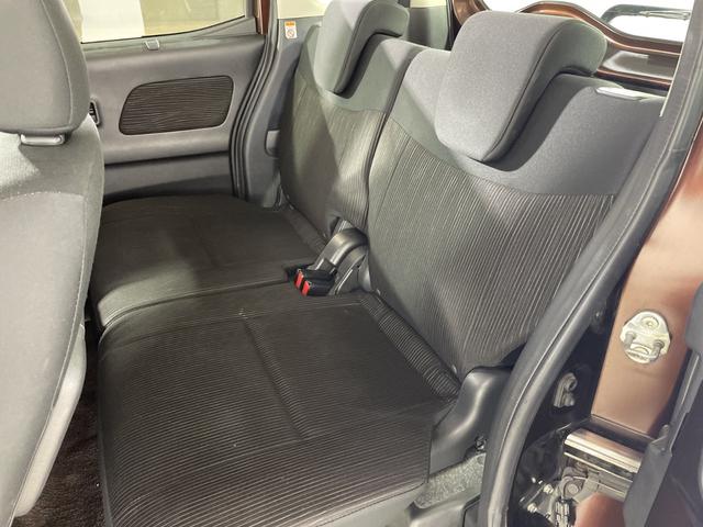 デイズルークス ハイウェイスター　ターボ　純正ＳＤナビ　両側パワースライドドア　純正フロアマット　スマートキー　純正１５インチアルミホイール　プッシュスタート　横滑り防止装置　盗難防止装置　オートライト（30枚目）