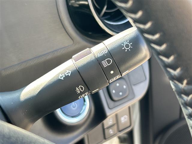 アクア クロスオーバー　グラム　純正９型ナビ　バックカメラ　ドラレコ　ＥＴＣ　ＬＥＤ　フォグ　オートライト　オートハイビーム　シートヒーター　スマートキー　１６ＡＷ　前後コーナーセンサー　ルーフレール　レザーシート　レーンアシスト（16枚目）