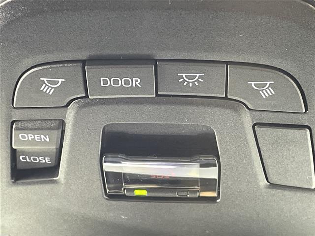 カローラクロス ハイブリッド Z 純正9型ナビ 全方位 寒冷地仕様 LED フォグ ガラスルーフ トヨタセーフティセンス ETC BSM 前席シートヒーター エアシート ステアリングヒーター ドラレコ スマートキー ACC 18AW(7枚目)