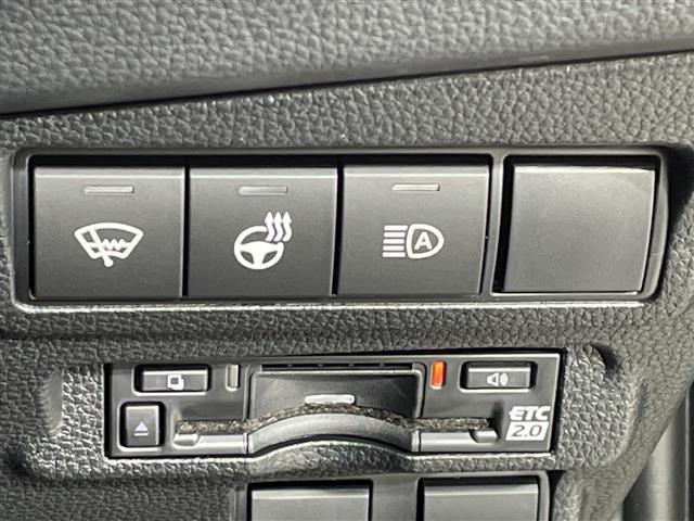 カローラクロス ハイブリッド Z 純正9型ナビ 全方位 寒冷地仕様 LED フォグ ガラスルーフ トヨタセーフティセンス ETC BSM 前席シートヒーター エアシート ステアリングヒーター ドラレコ スマートキー ACC 18AW(8枚目)