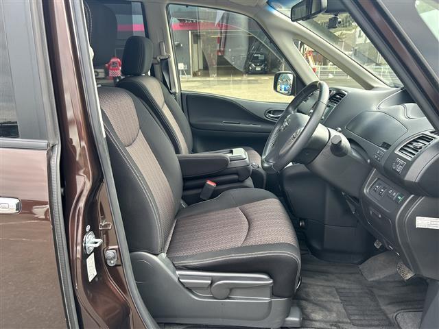 セレナ ハイウェイスター Vセレ+セーフティII SHV 純正ナビ アラウンドビューモニター 両側パワースライドドア ディスプレイ付きルームミラー ドライブレコーダー ETC スマートキー 社外フロアマット クルーズコントロール 純正16AW LED(21枚目)