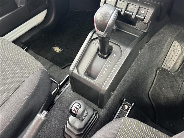 ジムニー XC 純正SDナビ バックカメラ 4WD クルコン ETC 純正16インチアルミホイル ナビ連動ドラレコ 前席シートヒーター セーフティサポート スマートキー スペアキー 保証書 取説 ターボ LED(19枚目)