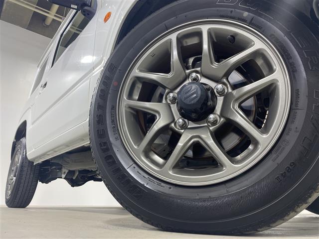 ジムニー XC 純正SDナビ バックカメラ 4WD クルコン ETC 純正16インチアルミホイル ナビ連動ドラレコ 前席シートヒーター セーフティサポート スマートキー スペアキー 保証書 取説 ターボ LED(41枚目)
