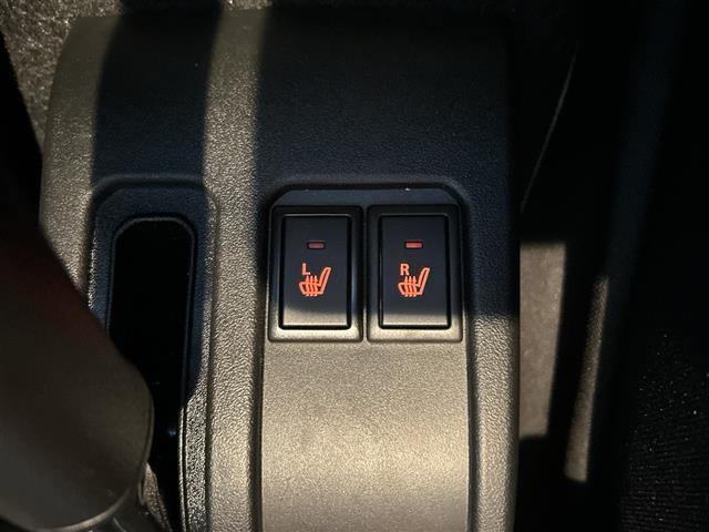 ジムニーシエラ ＪＣ　４ＷＤ　純正８インチナビ　Ｂカメラ　クルコン　スズキセーフティーサポート　シートヒーター　ＥＴＣ　スマートキー　プッシュスタート　社外フロアマット　ＬＥＤライト　フォグランプ　オートライト　衝突軽減（5枚目）