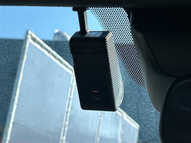 ハイエースバン スーパーGL ダーク プライムII ワンオーナー 純正ナビ 両側パワースライドドア 全周囲カメラ 100V充電 ドラレコ ビルトインETC ハーフレザー スマートキー コーナーセンサー レーンキープアシスト LED フォグ スマートキー(9枚目)