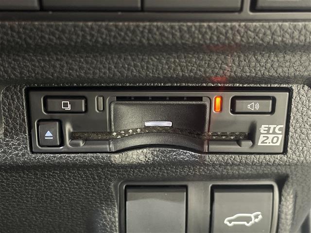 カローラクロス ハイブリッド　Ｚ　登録済未使用車　純正１０．５型ＤＡ　パノラマルーフ　全方位　トヨタセーフティセンス　ＢＳＭ　ＥＴＣ２．０　ステアリングヒーター　純正フロアマット　ドアバイザー　追従クルコン　純正ドラレコ　スペア（10枚目）