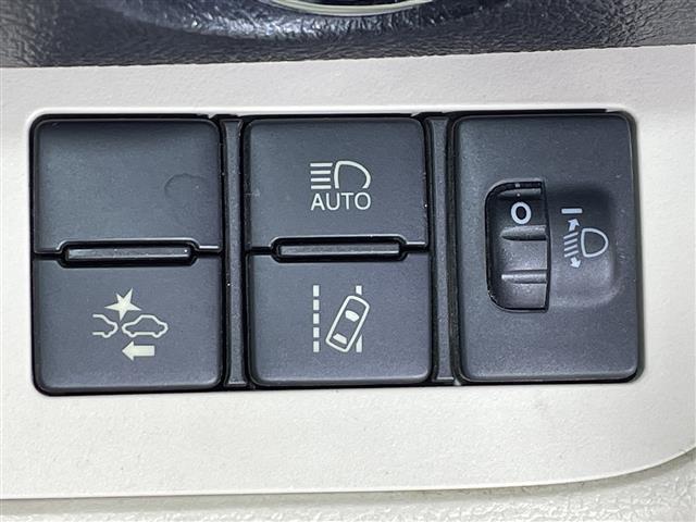 シエンタ Ｇ　純正ナビ　両側パワースライドドア　バックカメラ　フルエアロ　ビルトインＥＴＣ　コーナーセンサー　プッシュスタート　スマートキー　社外１５インチＡＷ　オートライト　レーンキープアシスト　スペアキー１本（7枚目）