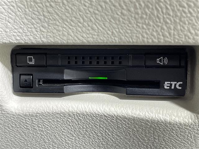 シエンタ Ｇ　純正ナビ　両側パワースライドドア　バックカメラ　フルエアロ　ビルトインＥＴＣ　コーナーセンサー　プッシュスタート　スマートキー　社外１５インチＡＷ　オートライト　レーンキープアシスト　スペアキー１本（8枚目）