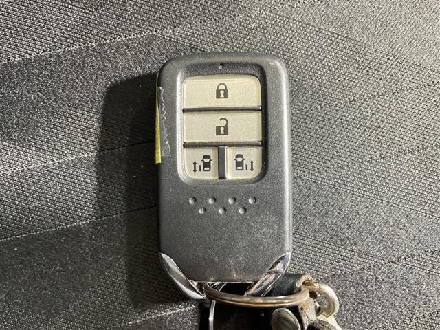 オデッセイ アブソルート・EXホンダセンシング 純正9型メモリナビ 両側パワースライドドア 360° BSM LEDヘッドライト ETC2.0 ドライブレコーダー シートヒーター アダプティブクルーズコントロール スマートキー 純正17インチAW(16枚目)