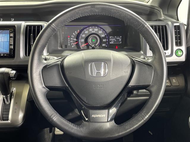 ステップワゴンスパーダ Ｚ　純正ＨＤＤナビ　両側パワースライドドア　フリップダウンモニター　バックカメラ　スマートキー　純正アルミホイール　パドルシフト　純正フロアマット　横滑り防止装置　ＨＩＤヘッドライト　取扱説明書　保証書（5枚目）