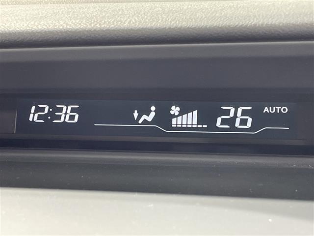 ステップワゴンスパーダ Ｚ　純正ＨＤＤナビ　両側パワースライドドア　フリップダウンモニター　バックカメラ　スマートキー　純正アルミホイール　パドルシフト　純正フロアマット　横滑り防止装置　ＨＩＤヘッドライト　取扱説明書　保証書（10枚目）