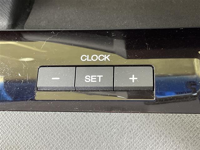 ステップワゴンスパーダ Ｚ　純正ＨＤＤナビ　両側パワースライドドア　フリップダウンモニター　バックカメラ　スマートキー　純正アルミホイール　パドルシフト　純正フロアマット　横滑り防止装置　ＨＩＤヘッドライト　取扱説明書　保証書（13枚目）