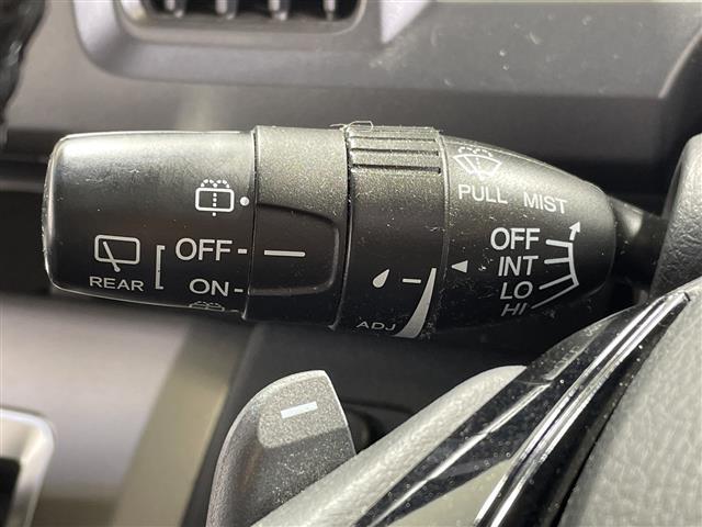 ステップワゴンスパーダ Ｚ　純正ＨＤＤナビ　両側パワースライドドア　フリップダウンモニター　バックカメラ　スマートキー　純正アルミホイール　パドルシフト　純正フロアマット　横滑り防止装置　ＨＩＤヘッドライト　取扱説明書　保証書（17枚目）