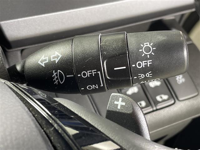 ステップワゴンスパーダ Ｚ　純正ＨＤＤナビ　両側パワースライドドア　フリップダウンモニター　バックカメラ　スマートキー　純正アルミホイール　パドルシフト　純正フロアマット　横滑り防止装置　ＨＩＤヘッドライト　取扱説明書　保証書（18枚目）