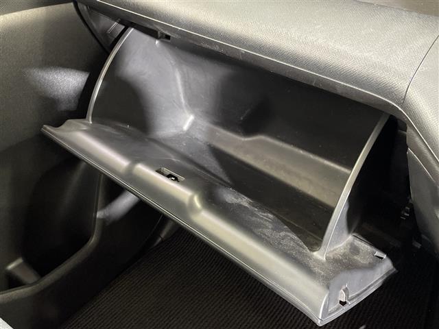 ステップワゴンスパーダ Ｚ　純正ＨＤＤナビ　両側パワースライドドア　フリップダウンモニター　バックカメラ　スマートキー　純正アルミホイール　パドルシフト　純正フロアマット　横滑り防止装置　ＨＩＤヘッドライト　取扱説明書　保証書（20枚目）