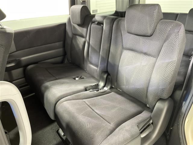 ステップワゴンスパーダ Ｚ　純正ＨＤＤナビ　両側パワースライドドア　フリップダウンモニター　バックカメラ　スマートキー　純正アルミホイール　パドルシフト　純正フロアマット　横滑り防止装置　ＨＩＤヘッドライト　取扱説明書　保証書（28枚目）