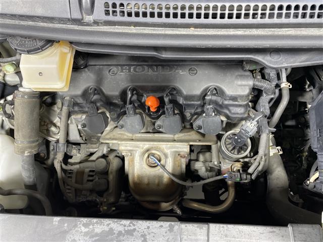 ステップワゴンスパーダ Ｚ　純正ＨＤＤナビ　両側パワースライドドア　フリップダウンモニター　バックカメラ　スマートキー　純正アルミホイール　パドルシフト　純正フロアマット　横滑り防止装置　ＨＩＤヘッドライト　取扱説明書　保証書（42枚目）