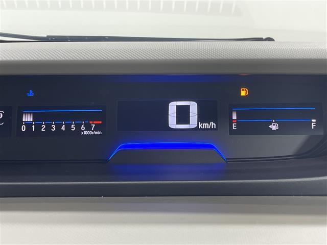 フリード Ｇ・ホンダセンシング　純正９型ＳＤナビ　両側電動　バックカメラ　ＬＥＤヘッドライト　ＥＴＣ　シートヒーター　ドライブレコーダー　スマートキー　クルーズコントロール　フロアマット　スペアキー　オートライト　プッシュスタート（13枚目）